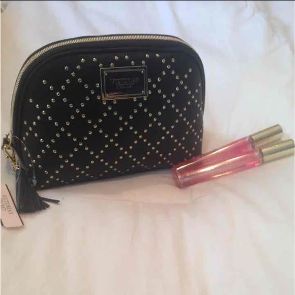 Victoria's Secret Handbags - NWT Victoria's Secret Cosmetic Bag & Body Set